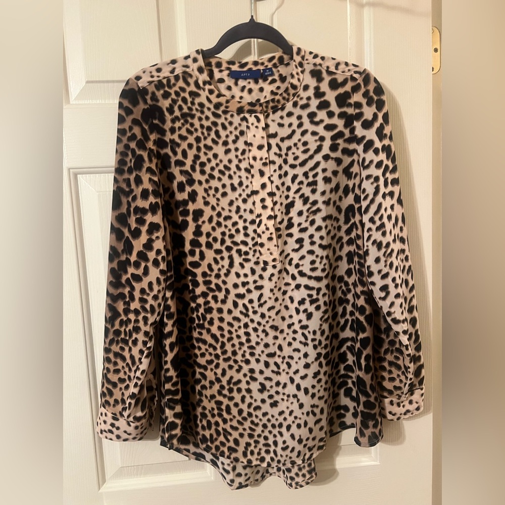 NWOT Vintage Apt. 9 Tan and Black Leopard Print Blouse Size Medium